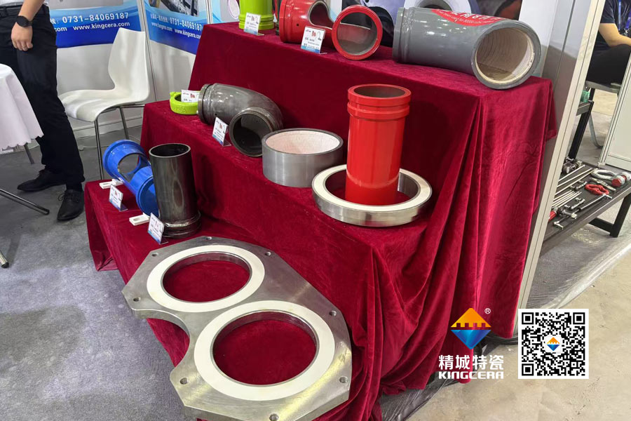 恒峰g22特瓷亮相2025长沙国际工程机械展览会