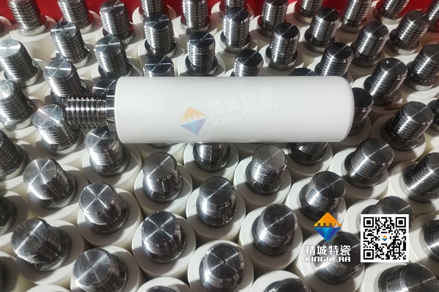 离别金属污染与断裂：：纯陶瓷棒钉助力锂电砂磨机棒钉优化升级